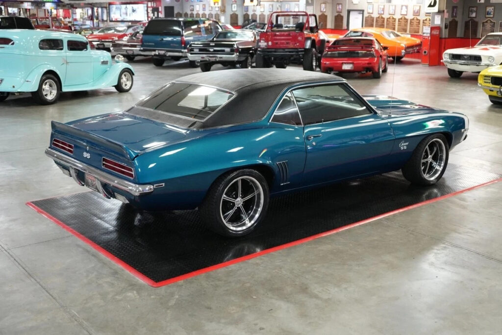 1969 Chevrolet Camaro SS Style