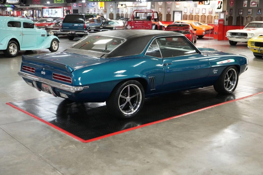 1969 Chevrolet Camaro SS Style