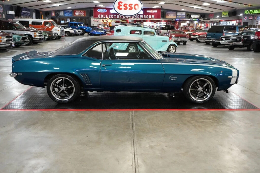 1969 Chevrolet Camaro SS Style