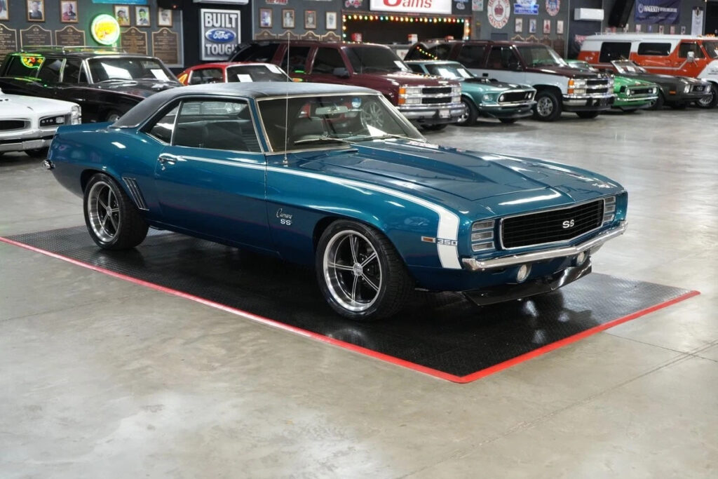 1969 Chevrolet Camaro SS Style